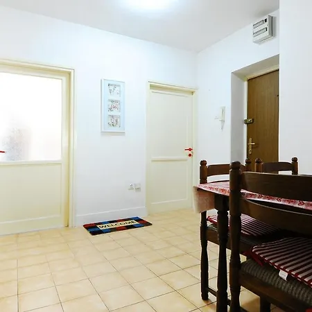 Апартаменты Lovely Flat