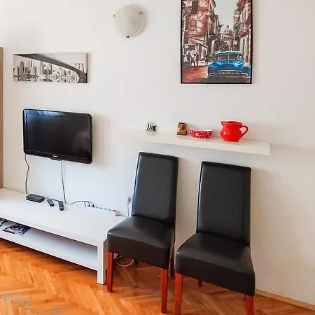 Апартаменты Lovely Flat