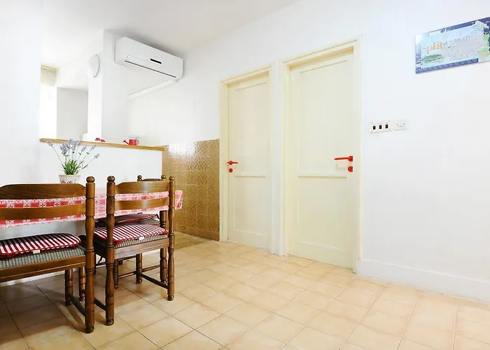 Апартаменти Lovely Flat