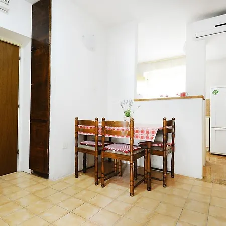 Lovely Flat Apartment